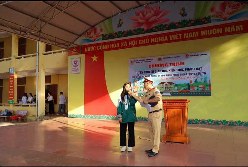 Trường THPT Phong Châu đổi mới trong “dạy và học” để chất lượng giáo dục phát triển toàn diện - 5