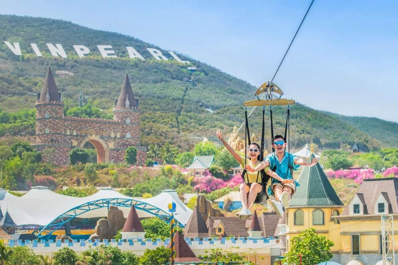 Zipline là trò chơi mạo hiểm được nhiều du khách yêu thích, đặc biệt là những người trẻ tuổi. Ảnh minh hoạ.