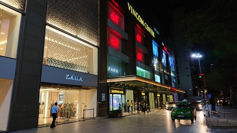 Vincom Center Đồng Khởi là một trong những trung tâm thương mại lớn nhất và sang trọng nhất Sài Gòn. Ảnh minh họa.