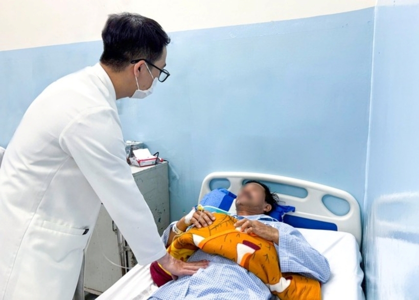 Sau gần 1 tuần điều trị, bệnh nhân đã ăn uống bình thường, không còn đau bụng, tiêu ra máu. Ảnh: Sức Khỏe & Đời Sống