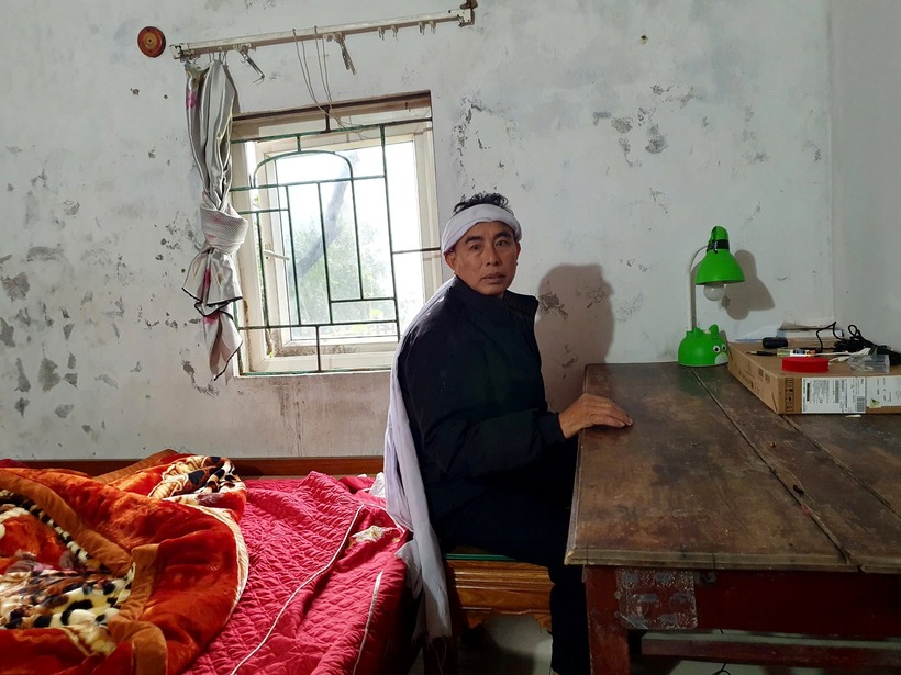 Ông Chương cho biết, tại thời điểm xảy ra sự việc con trai mình đang sử dụng máy tính. Ảnh: Dân Việt