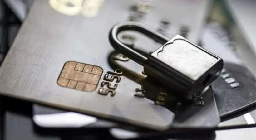 Việc đóng tài khoản tạm thời sẽ giữ nguyên mọi thông tin của thẻ mà không tính các khoản phí duy trì. Khi muốn sử dụng, chủ thẻ chỉ cần ra ngân hàng làm thủ tục mở lại. Ảnh minh họa.