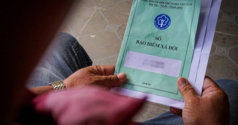 Nếu người lao động đang hưởng lương hưu mà qua đời thì thân nhân của người lao động sẽ được nhận 2 khoản tiền, gồm trợ cấp mai táng và trợ cấp tuất. Ảnh minh họa