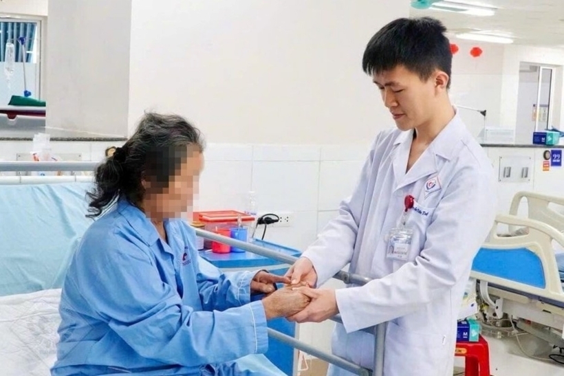 Tình trạng bệnh nhân cải thiện rõ rệt sau 10 ngày điều trị tích cực. Ảnh: Tri Thức