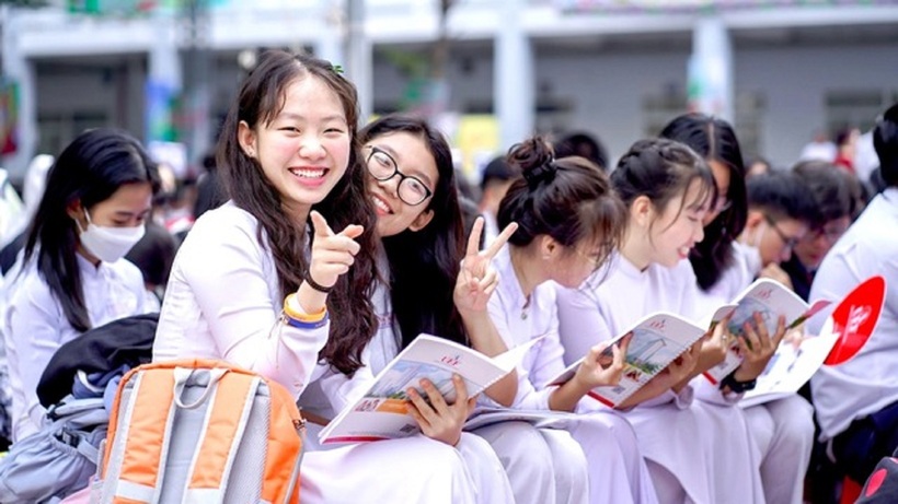 Sau thông báo dừng dạy thêm, nỗi lo lắng bao trùm lên nhiều gia đình khi "bài toán" trông con buổi chiều trở nên nan giải hơn bao giờ hết. Ảnh minh họa