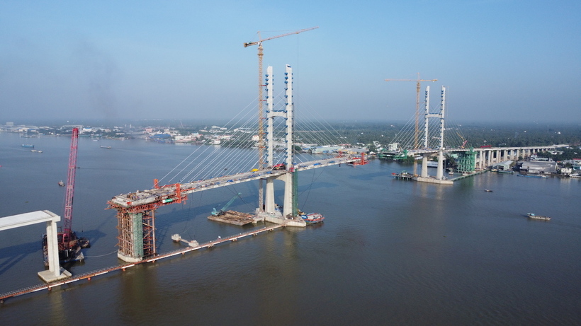 Dự án đầu tư xây dựng công trình cầu Rạch Miễu 2 được khởi công vào tháng 3/2022 với tổng mức đầu tư 6.810 tỷ đồng