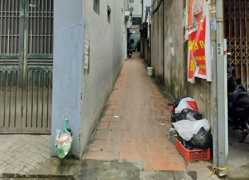Ngõ nhỏ dẫn vào nhà cô N – nơi xảy ra sự việc. (Ảnh: VietnamNet)