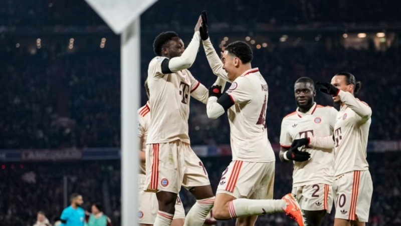 Kết quả bóng đá hôm nay ngày 19/2: Bayern Munich thoát thua phút cuối.