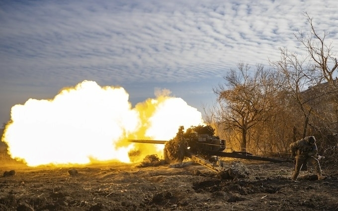 Nga - Ukraine giao tranh rực lửa ở chiến tuyến. Ảnh: NYT