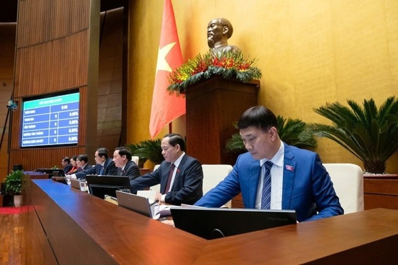 Quốc hội chính thức thông qua Luật Tổ chức chính quyền địa phương (sửa đổi) (Ảnh: Media Quốc hội).