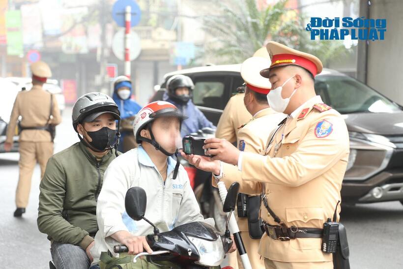 Quá trình kiểm tra, phần lớn tài xế đều chấp hành nghiêm quy định không sử dụng bia rượu khi lái xe