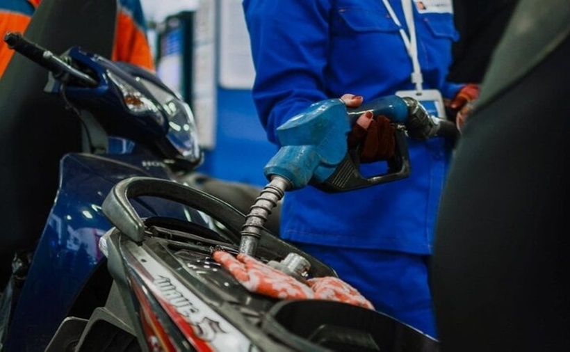 Giá xăng dầu hôm nay (21/2): Đồng loạt tăng.