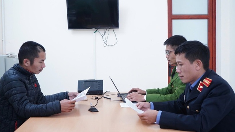 Hoàng Văn Trường tại cơ quan công an. Ảnh: Báo Bắc Kạn