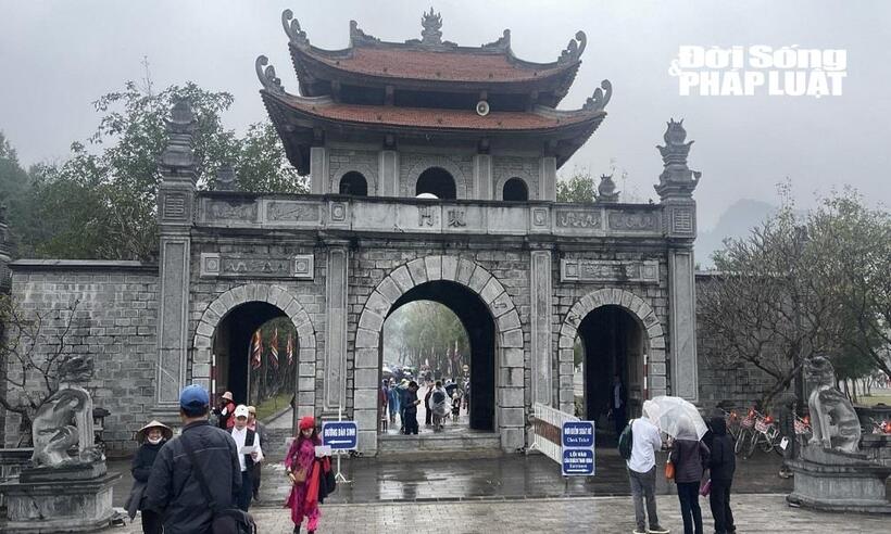 Đền thờ vua Đinh - Lê là một di tích quan trọng thuộc vùng bảo vệ đặc biệt của quần thể di sản cố đô Hoa Lư.