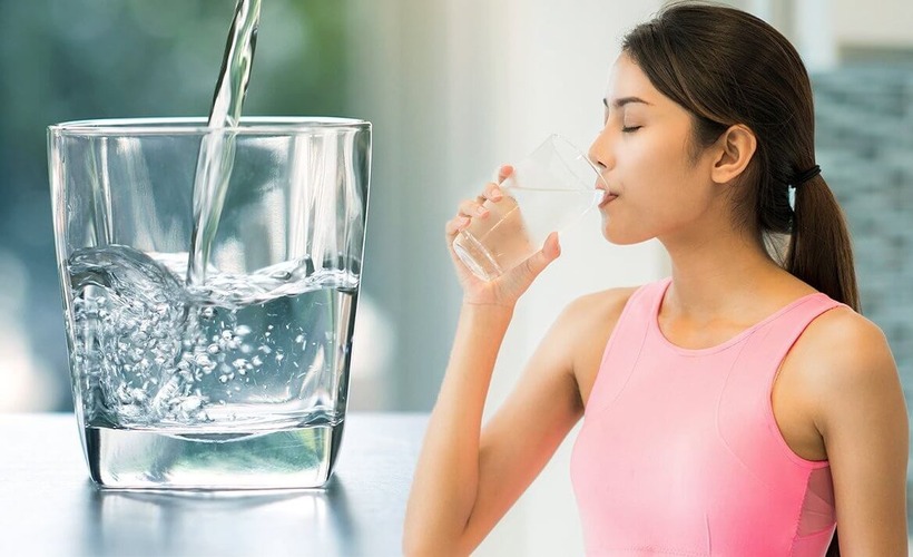 Nước đun sôi để nguội là một lựa chọn tốt để đảm bảo nguồn nước uống an toàn, nhưng cần lưu ý đến thời gian sử dụng và cách bảo quản.