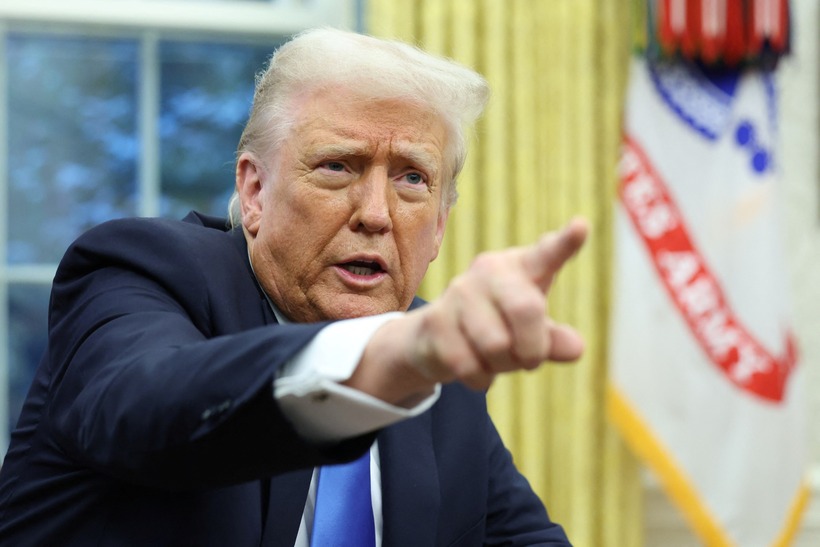 Ông Trump cảnh báo Ukraine gặp "rắc rối lớn" nếu bác thỏa thuận khoáng sản. Ảnh: Reuters