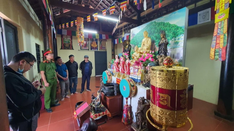 Khu miếu thờ nơi vợ chồng Tuấn và Nhớ lập nên tại địa bàn xã Ea Khal, huyện Ea H'leo để thực hiện hành vi mê tín dị đoan. Ảnh: VietNam Plus