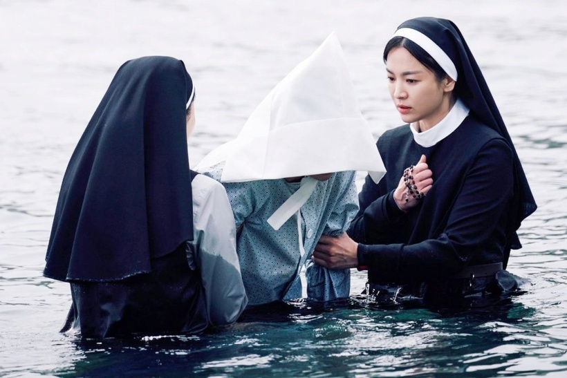 Phim kinh dị “Dark Nuns” đánh dấu sự trở lại của Song Hye Kyo sau 10 năm vắng bóng màn bạc. Ảnh: Tiền Phong