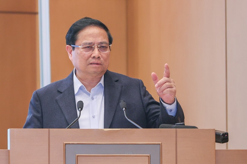 Thủ tướng Phạm Minh Chính yêu cầu thực hiện ngay việc thanh tra, kiểm tra các ngân hàng tăng lãi suất huy động. Ảnh: Chinhphu.vn