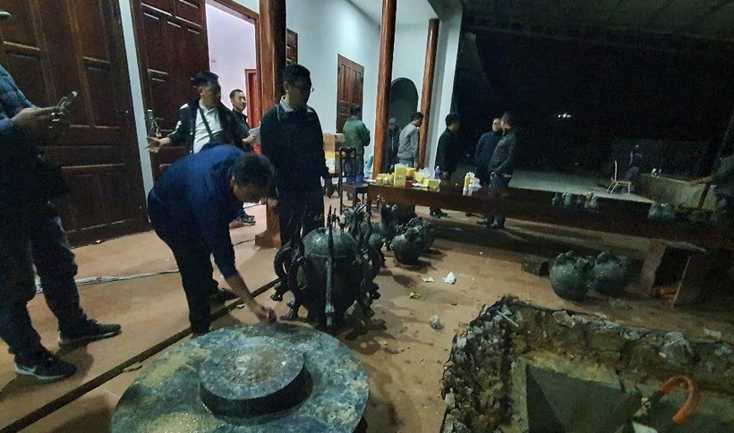Nhiều vật phẩm trong vụ án được khai quật. (Ảnh: VietnamNet)