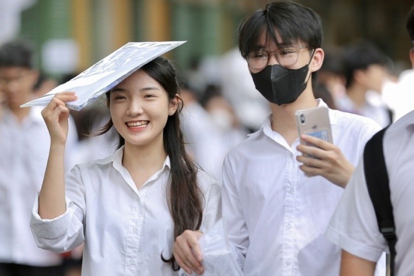 Năm 2025, học sinh ở Hà Nội sẽ phải trải qua vòng sơ tuyển hồ sơ và thi tuyển để vào các lớp 10 chuyên tại 4 trường THPT chuyên thuộc Sở. Ảnh minh họa
