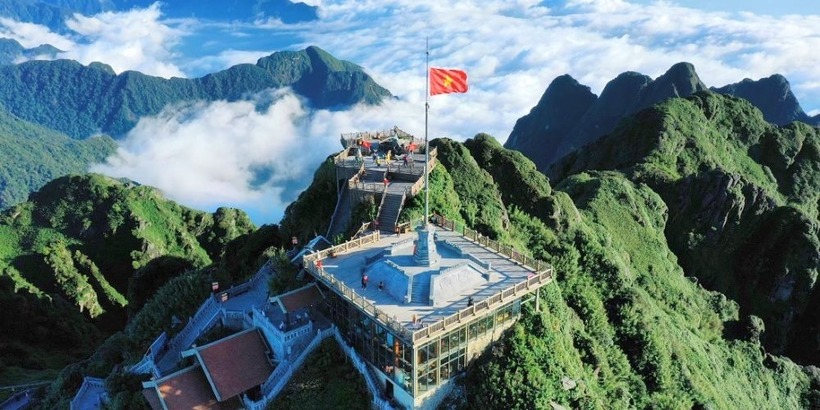 Fansipan là điểm hẹn của rất nhiều nhà leo núi cả trong và ngoài nước.