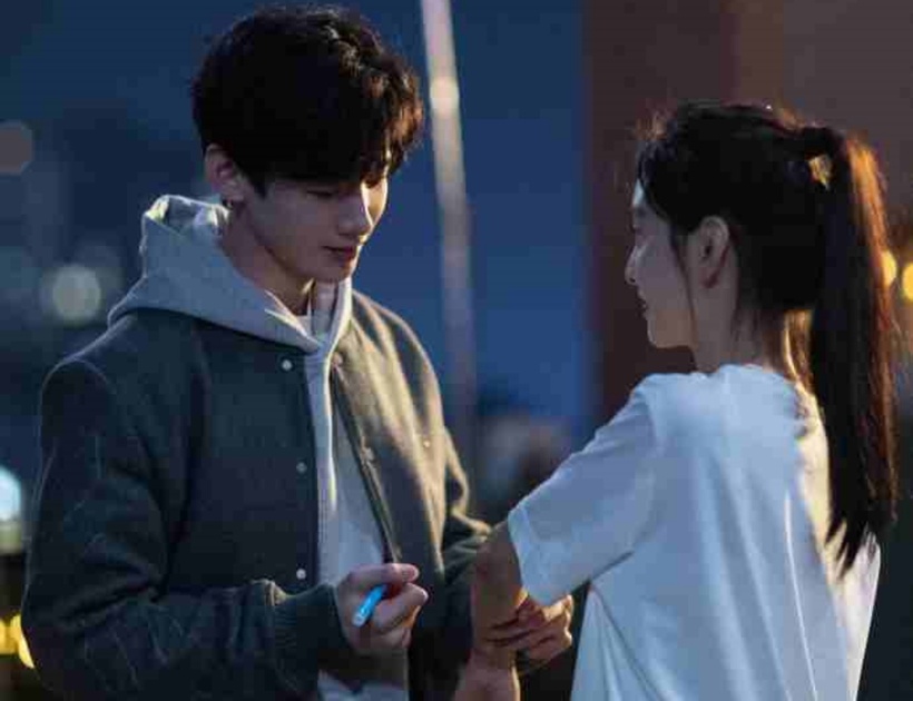Phim Khó Dỗ dành của Chương Nhược Nam và Bạch Kính Đình đạt nhiều thành tích ấn tượng.