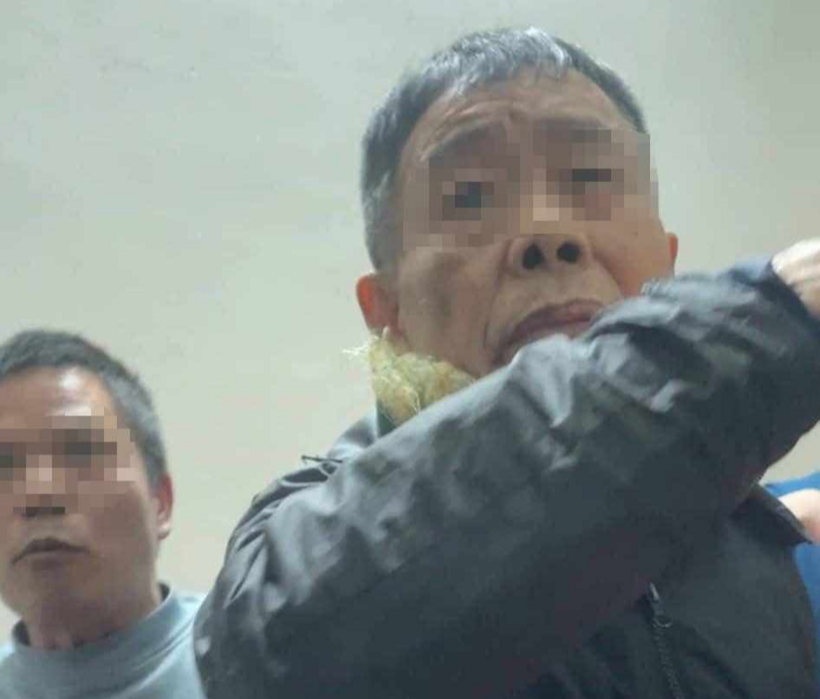 Hình ảnh ông L. và nhóm người nhà hành hung người thuê trọ. Ảnh: Dân Việt