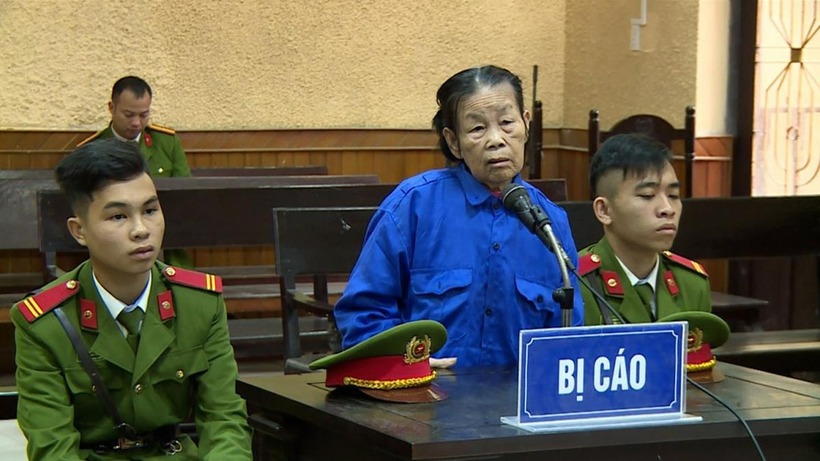 75 tuổi, Hoàng Thị Canh tiếp tục lãnh bản án 19 năm tù về các tội Giết người, Cướp tài sản. (Ảnh: Báo Công an TP.Đà Nẵng)