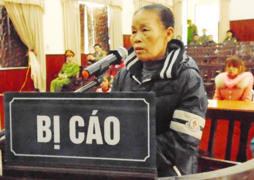 Bị cáo Hoàng Thị Canh trong một phiên tòa. (Ảnh: Dân trí)