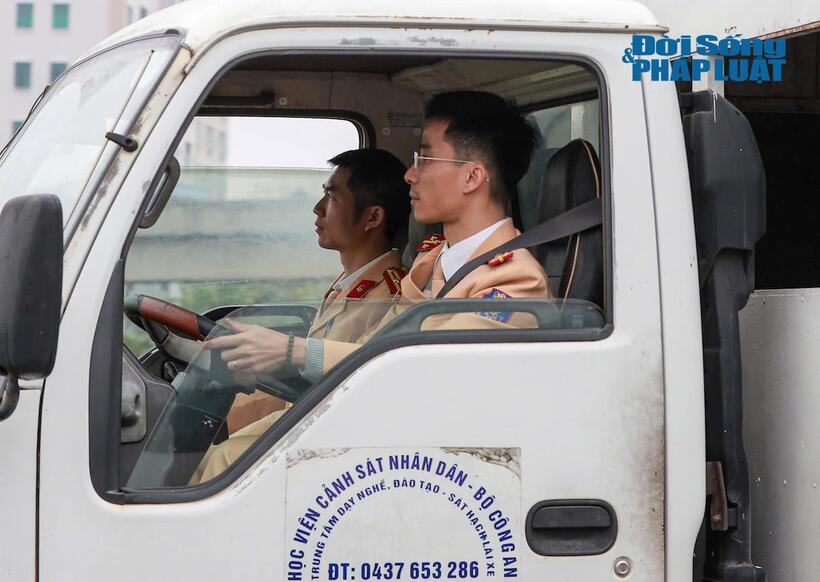 Cận cảnh bên trong lớp tập huấn sát hạch, cấp giấy phép lái xe của CSGT Thủ đô - 8