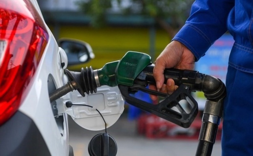 Giá xăng dầu trong nước đồng loạt giảm từ 15h hôm nay (27/2). (Ảnh: Lao động)