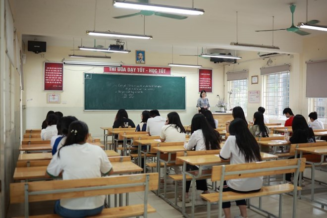Giáo viên hợp đồng nghỉ việc do thiếu kinh phí. Ảnh minh họa