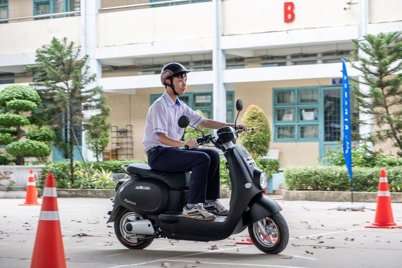 Nguyễn Vũ Văn Chương (THPT Trần Phú, TP.HCM) đánh giá Motio có tầm vận hành và cảm giác lái tốt hơn chiếc xe máy điện đang sử dụng.