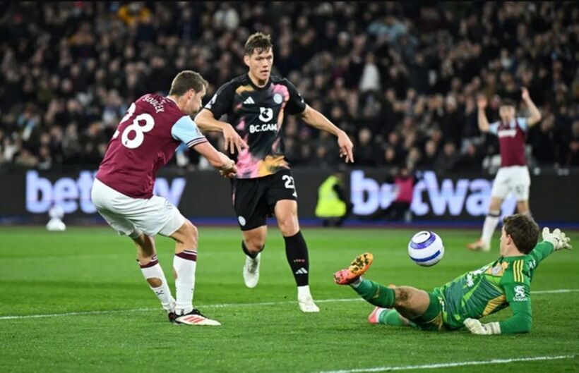 Kết quả bóng đá hôm nay ngày 28/2: West Ham thắng đậm Leicester.