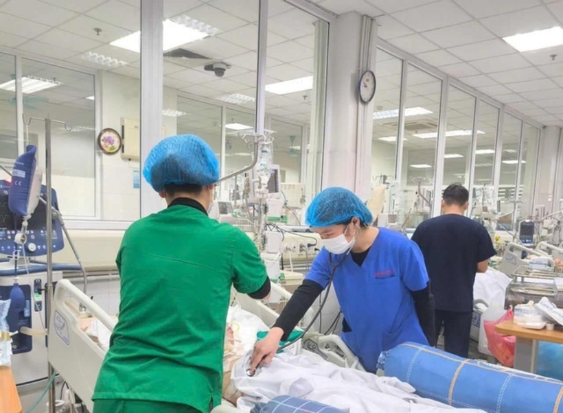 Bệnh nhân nhập viện trong tình trạng suy hô hấp, tụt huyết áp. Ảnh: Người Lao Động