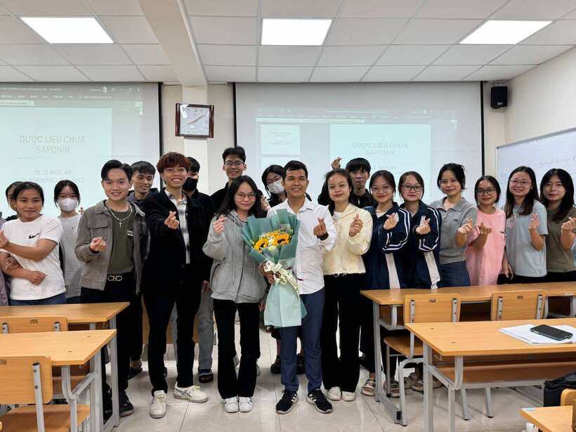 Giảng dạy và sáng tạo nội dung song hành giúp giảng viên trẻ nâng cao chuyên môn, lan tỏa giá trị. Ảnh: NVCC