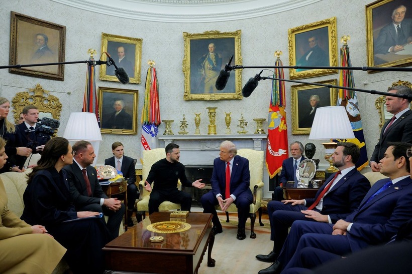 Đại diện của Mỹ và Ukraine tại cuộc gặp trong Nhà Trắng. Ảnh: Reuters