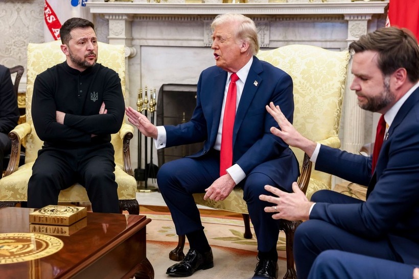Tổng thống Ukraine và người đứng đầu nước Mỹ khẩu chiến nảy lửa tại phòng Bầu dục. Ảnh: Reuters