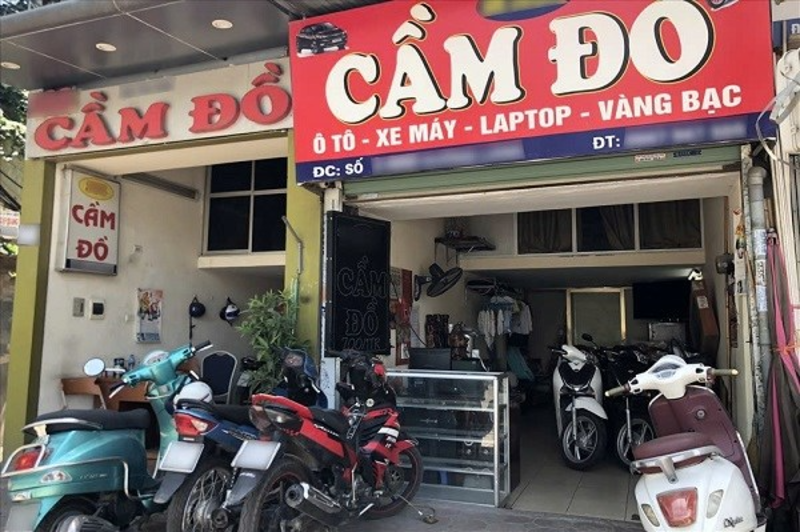 Tiệm cầm đồ nơi cặp đôi gây ra các vụ cướp giật tài sản. Ảnh: Lao Động