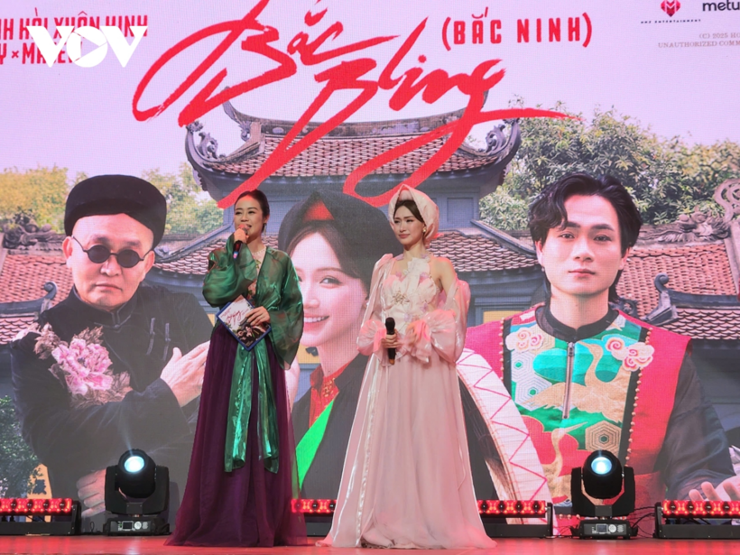 Hòa Minzy hé lộ "cát-xê" cho 300 dân làng tham gia MV "Bắc Bling". Ảnh: VOV