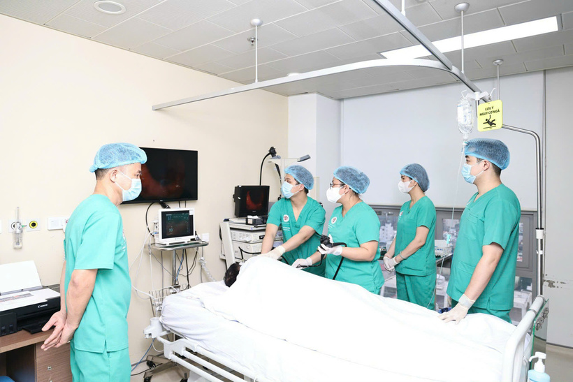 Các bác sĩ khuyến cáo nếu mắc dị vật cần đến các cơ sở y tế càng sớm càng tốt. Ảnh: BVCC