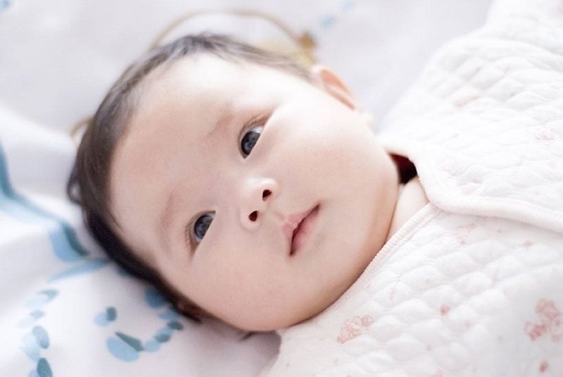Có nhiều nguyên nhân khiến trẻ bị nấc. Ảnh minh họa