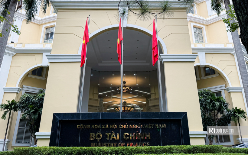 Bộ Tài chính được hợp nhất với Bộ Kế hoạch và Đầu tư, sáp nhập Bảo hiểm Xã hội Việt Nam. Cùng với đó, một số chức năng, nhiệm vụ của Ủy ban Quản lý vốn Nhà nước tại doanh nghiệp, Giám sát tài chính quốc gia cũng chuyển về Bộ Tài chính. Cơ quan mới giữ tên là Bộ Tài chính.