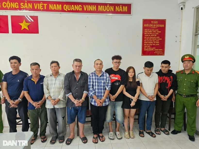 9 đối tượng bị bắt khẩn cấp. Ảnh: Dân Trí