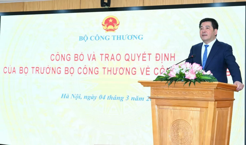 Bộ trưởng Bộ Công Thương Nguyễn Hồng Diên đã chủ trì tổ chức hội nghị công bố các quyết định về công tác cán bộ. (Ảnh: congthuong)