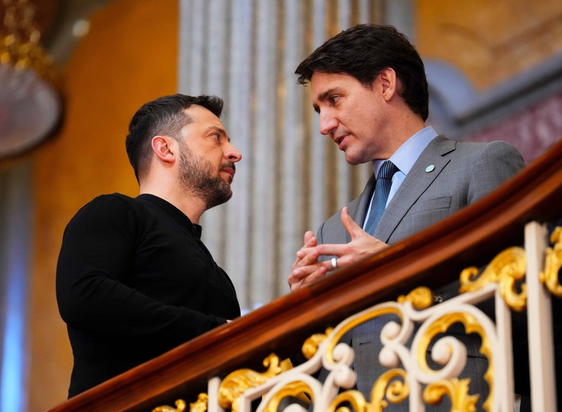 Thủ tướng Canada Justin Trudeau (bên phải) và Tổng thống Ukraine Volodymyr Zelenskyy. (Ảnh: The Canadian Press)