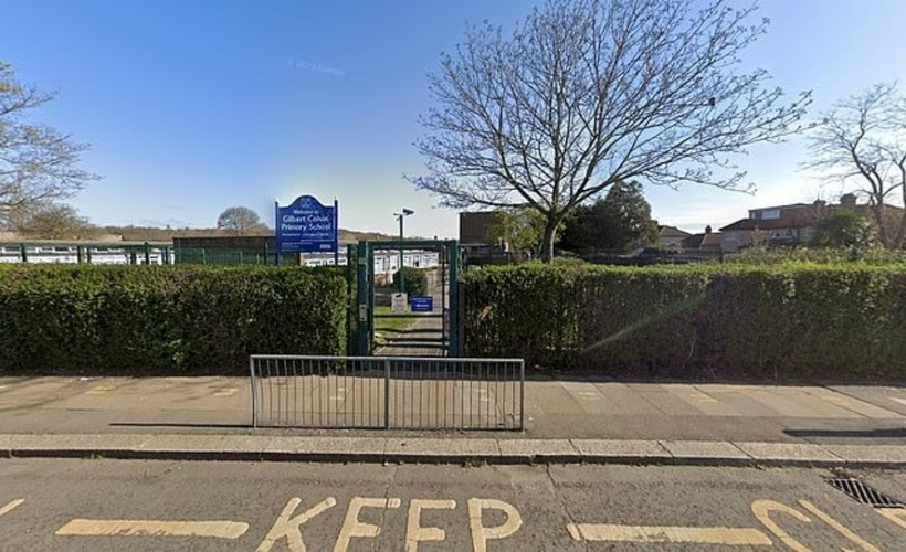 Trường tiểu học Gilbert Colvin. Ảnh: Daily Mail