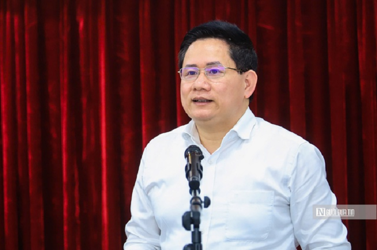 Ông Nguyễn Hữu Huyên – Vụ trưởng Vụ Hợp tác quốc tế, Bộ Tư pháp trao đổi tại buổi làm việc.