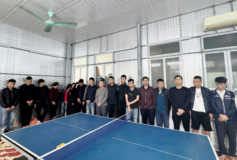 Các đối tượng tại cơ quan công an. Ảnh: Công An Nhân Dân